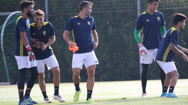 El Cádiz CF y el dilema del lateral izquierdo