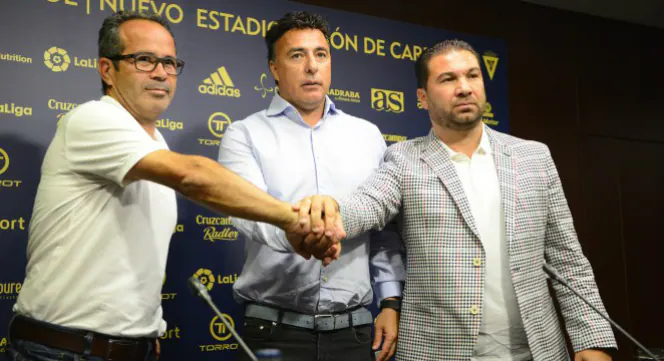 El Cádiz CF renueva dos años a Álvaro Cervera