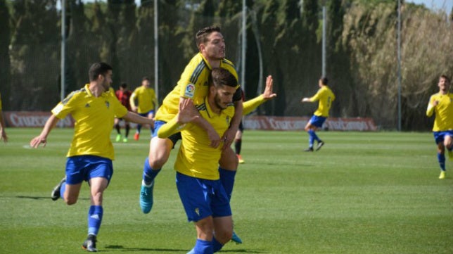 Toro le da los tres puntos al Cádiz CF B