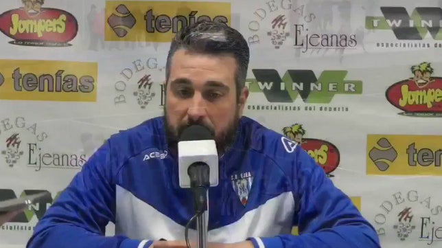 Néstor Pérez: «El Cádiz CF B tiene una ligera ventaja porque juega en su feudo y con su afición»