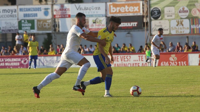 El Cádiz CF cede al canterano David Toro al Sanluqueño