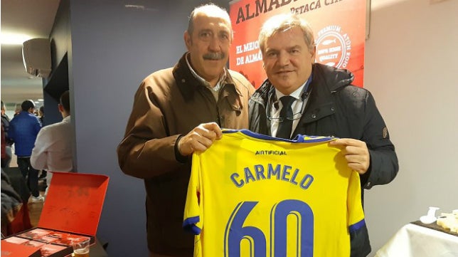 Carmelo Navarro, invitado de honor en el palco del Carranza