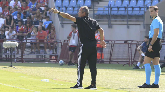 Álvaro Cervera hace historia en el Cádiz CF