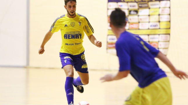 Derrota del Cádiz CF Virgili ante Victoria Kent (2-6)