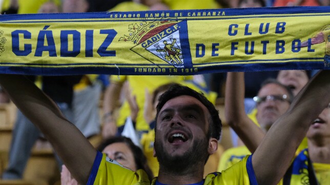 Bufandas al Carranza para que el Cádiz CF sienta calor
