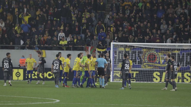 Cádiz CF 2 Numancia 4 (Crónica) Ávalos Barrera y el VAR se cuelan en la fiesta