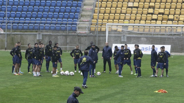 ¿Qué pasó la última vez que el Cádiz CF entrenó con la megafonía a tope?