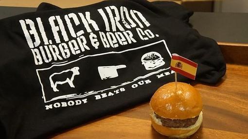 Hamburguesas con la bandera de España de Black Iron Burger