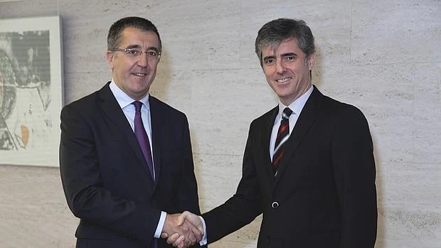 José Luis Ferre, a la izquierda, sustituye a Iván de la Sota en la dirección de Allianz España