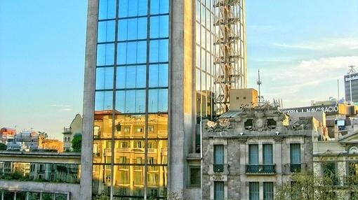 Torre Deutsche Bank, actual Hotel de la cadena Four Seasons en Barcelona, proyecto que la acaldesa paralizó y que ponía en marcha inversiones por 150 millones