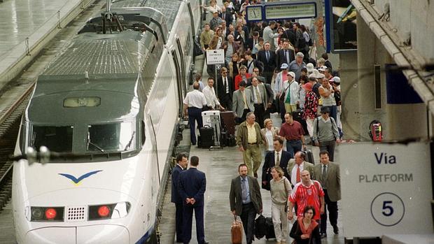 Casi 120.000 asalariados andaluces se han trasladado durante la crisis a otras autonomías