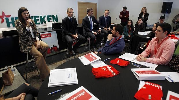 Acto en el que esta mañana se ha dado la bienvenida a los 40 jóvenes seleccionados