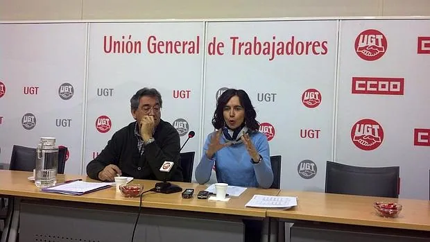 Toni Ferrer y Ana Viñas, durante la presentación del informe