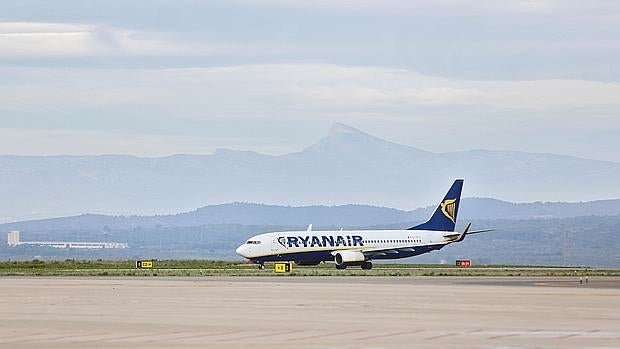 Avión de Ryanair en el aeropuerto de Castellón