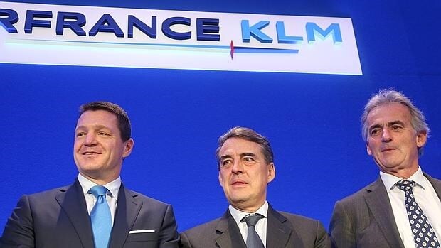 Pieter Elbers, presidente de KLM, Alexandre de Juniac, consejero delegado de Air France-KLM y Frederic Gagey, consejero delegado de Air France