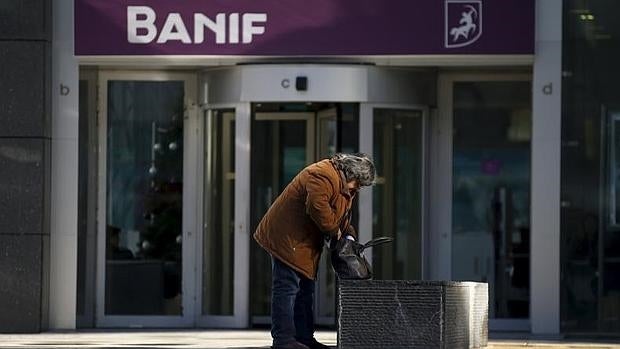 50 influyentes empresarios y economistas portugueses impulsan el «Manifiesto Antiespañolización de la banca»