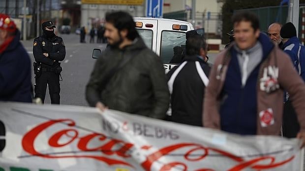 Protestas de los trabajadores de la embotelladora