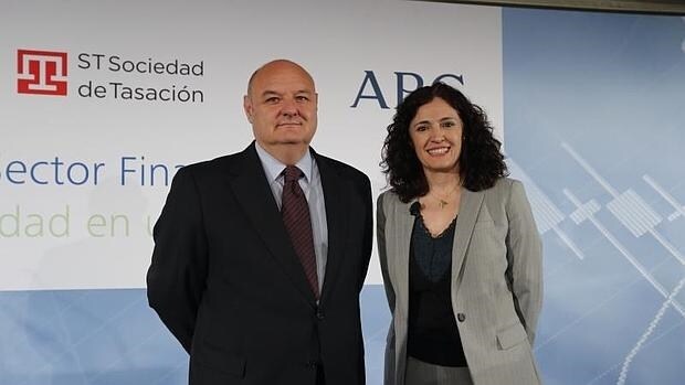 El director de la CECA, José María Méndez, y la subdirectora de ABC, Yolanda Gómez Rojo