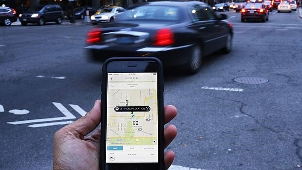 Uber cobrará un extra a los clientes que se retrasen más de dos minutos