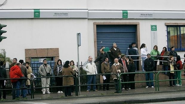 La probabilidad de firmar un contrato temporal sube en cinco puntos durante el primer trimestre del año, hasta el 12%