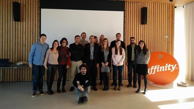 Foto de familia del os participantes del grupo de empresas de Barcelona, provenientes de compañías como Adama, Affinity, Everis, Magna Zurich Seguros o Roche