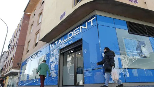 Vitaldent confirma que hay «importantes empresas industriales» con interés en comprar el grupo