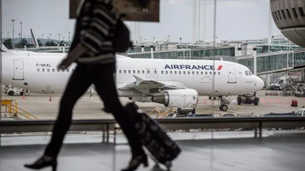 El aeropuerto Charles de Gaulle en París durante los paros del fin de semana