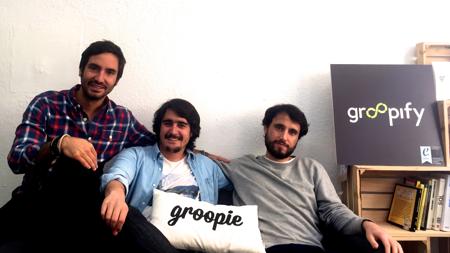 Foto de familia de los fundadores de esta aplicación para conocer gente: Pablo Viguera, Alejandro Coca y Miguel García Santesmases