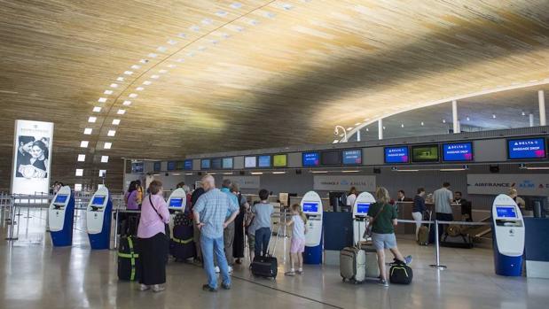 Air France calcula que este martes tendrá que anular el 10% de sus vuelos