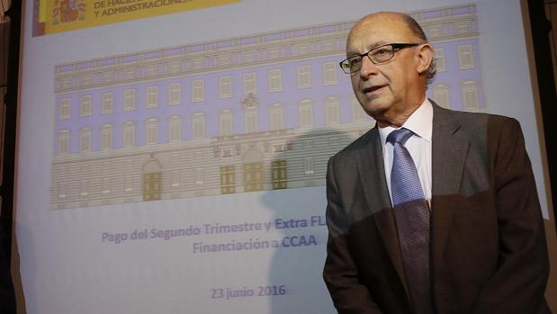 Cristóbal Montoro, ministro de Hacienda y Administraciones Públicas