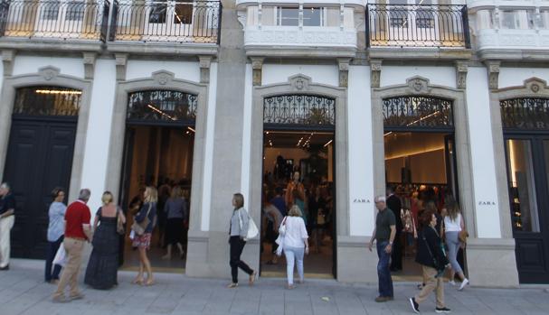 Fachada de la nueva tienda de Zara en La Coruña
