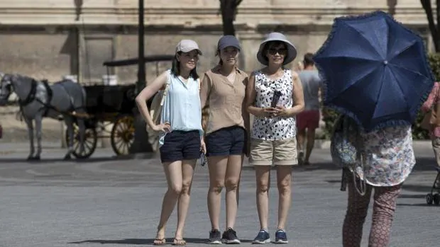 Los turistas extranjeros gastaron 42.942 millones en España hasta julio, un 7,9% más
