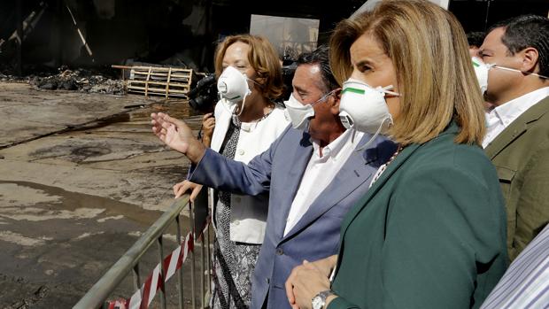 Fátima Báñez visita las instalaciones de Ybarra tras el incendio, en julio pasado