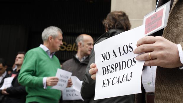 Protesta de empleados de la caja aragonesa