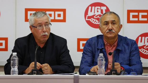 Secretarios generales de UGT, José María Álvarez (d) y de CCOO, Ignacio Fernández Toxo