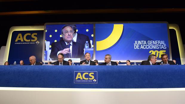 El consejo de administración de ACS, con Florentino Pérez en el centro