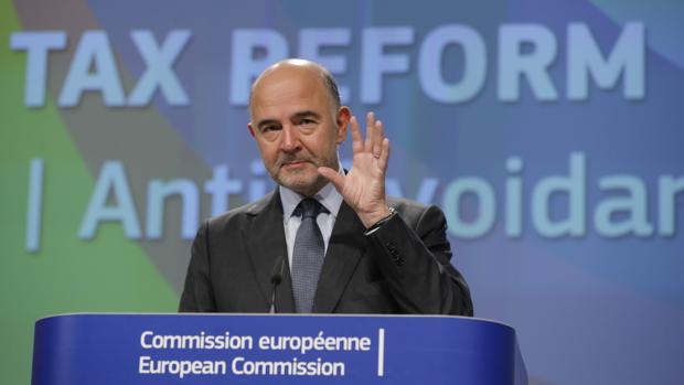 Moscovici gana en un mes el salario anual más habitual en España