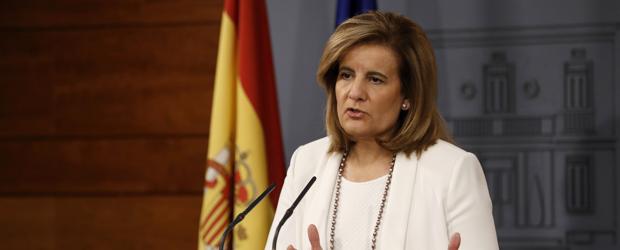 La ministra de Empleo, Fátima Báñez, comparece en el Palacio de La Moncloa