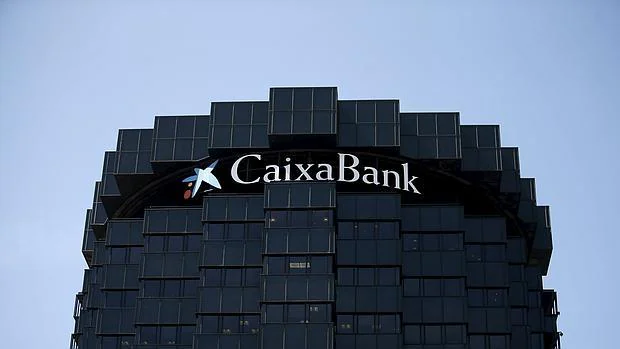 Criteria vende un 1,7% más de Caixabank para reducir su control sobre el banco