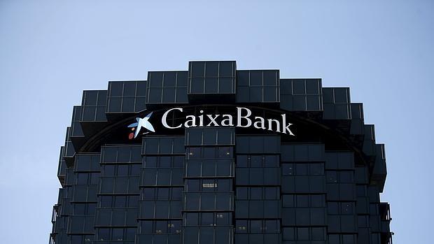 Criteria vende un 1,7% más de Caixabank para reducir su control sobre el banco