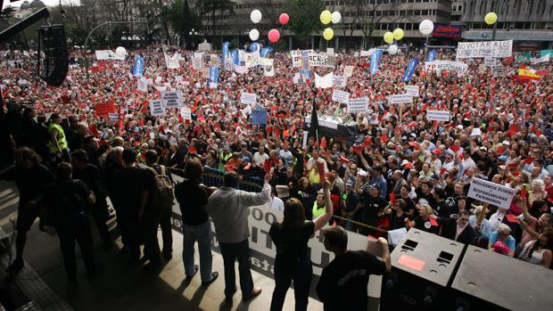 Afectados de Fórum Filatélico consideran «intolerable» que el juicio se retrase a septiembre de 2017