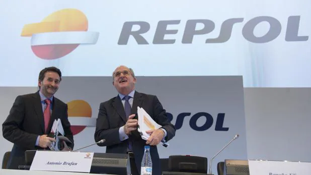 El presidente de Repsol, Antonio Brufau, y el consejero delegado de la petrolera, Josu Jon Imaz