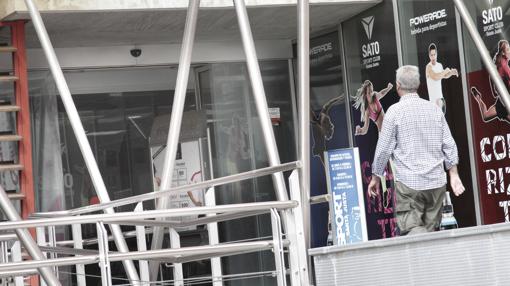 Entrada al gimnasio de Santa Justa