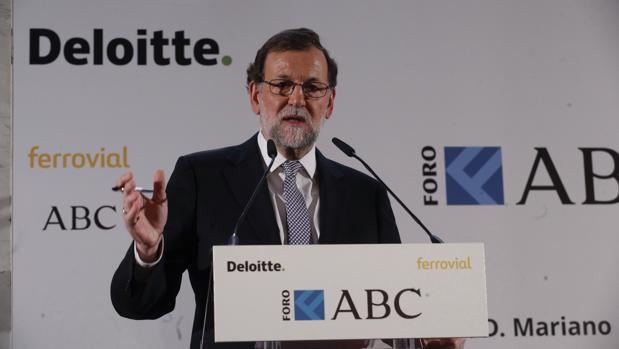 El Gobierno bajará un 11% las tasas aeroportuarias hasta 2021