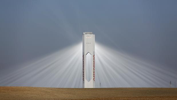 Planta solar de Abengoa en Sevilla