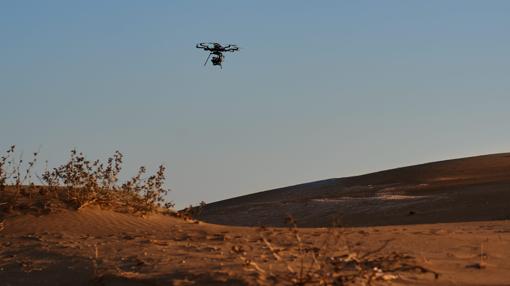 Un dron graba planos aéreos que se incluirán en el montaje final del anuncio