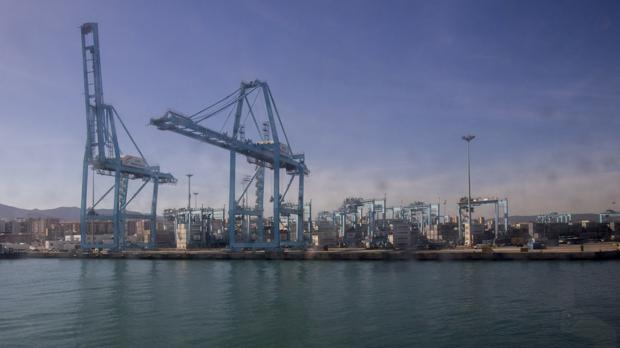 Los puertos de Algeciras y Valencia se resienten de la crisis de la estiba
