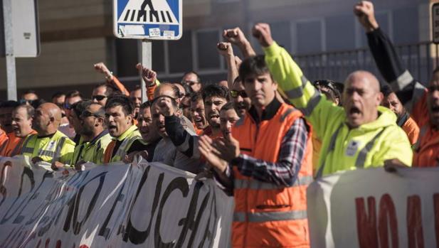 Normalidad en los puertos españoles pese a la huelga de estibadores