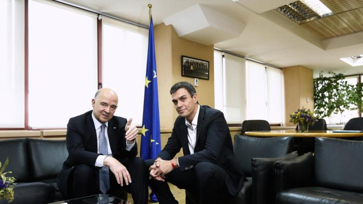 Pedro Sánchez en una reciente reunión con el comisario europeo de Asuntos Económicos y Financieros Pierre Moscovici.