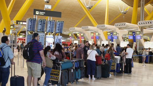 Adolfo Suárez Madrid-Barajas repite como el aeropuerto con más viajeros de España